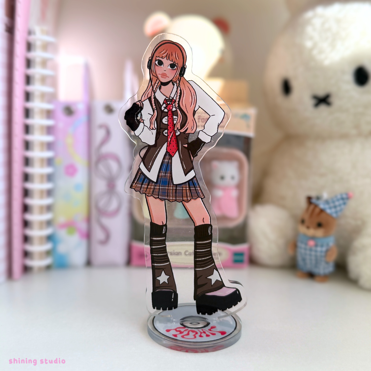 CHUU 'Howl' Standee