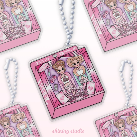 Yuqi & Shuhua Doll 'Queen Card' Keychain